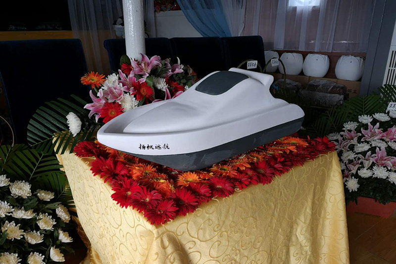 海葬舱内告别厅鲜花布置