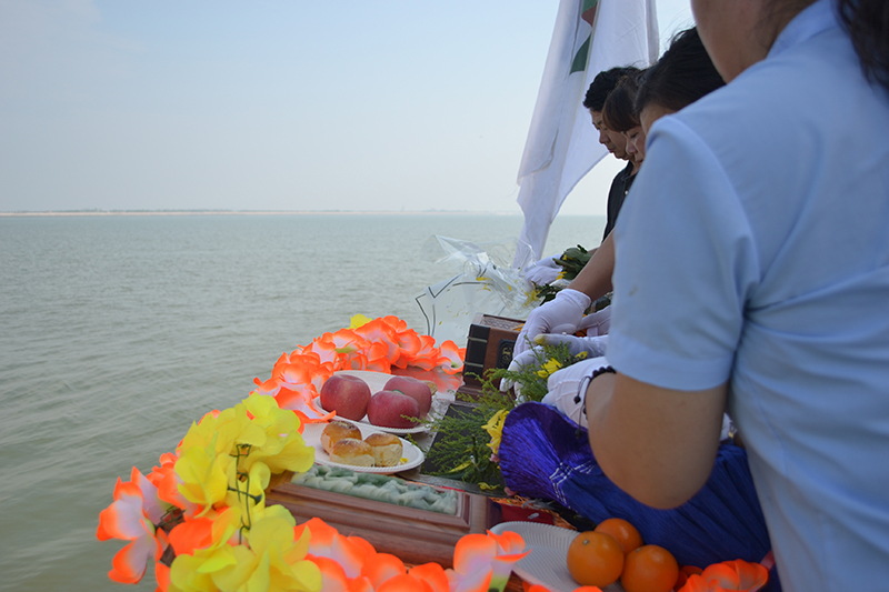 北京骨灰海撒安灵海葬服务案例