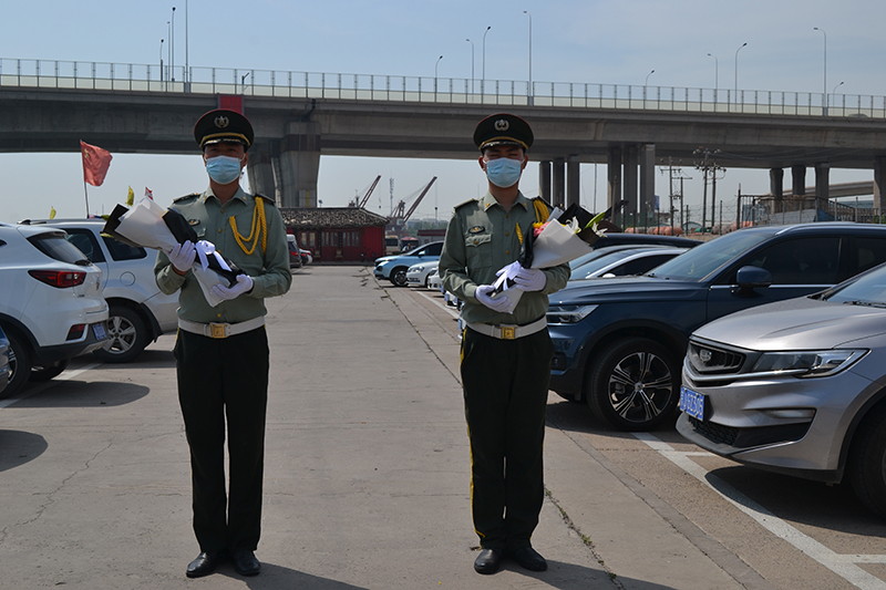 北京骨灰海撒接灵仪式